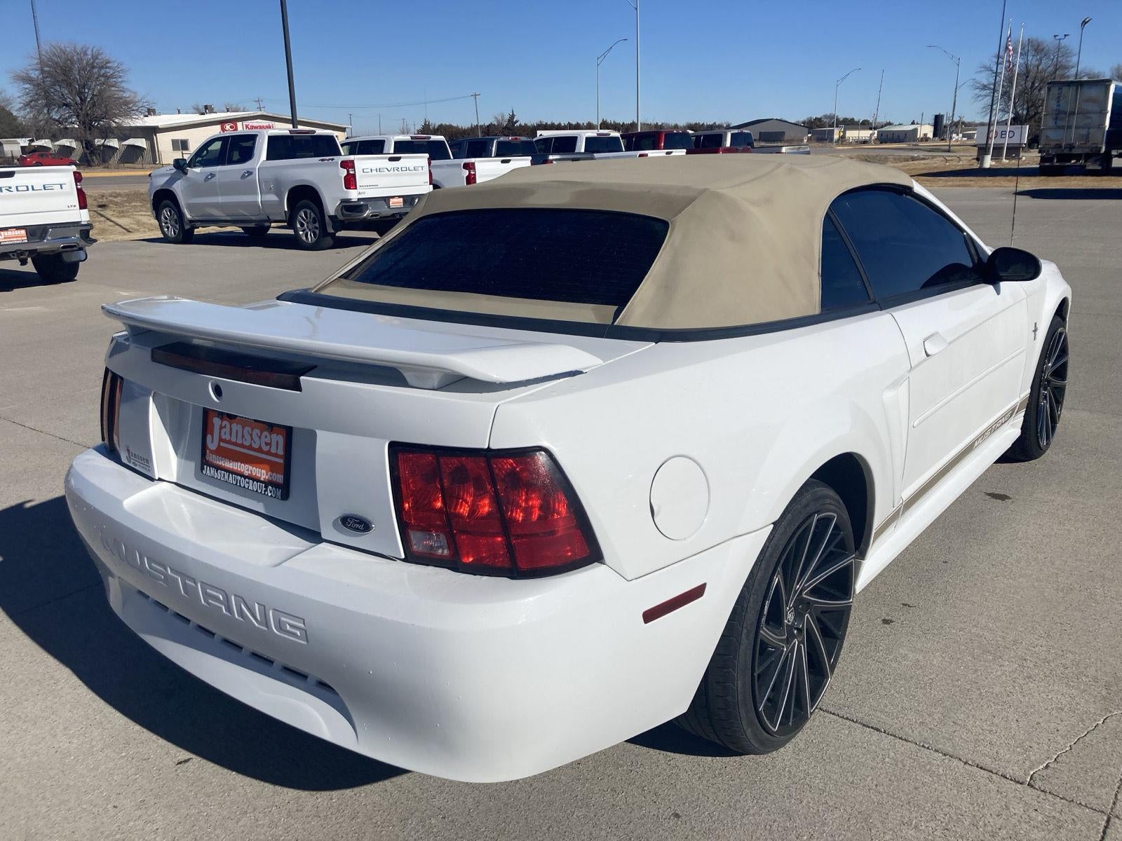 2002 Ford Mustang Deluxe