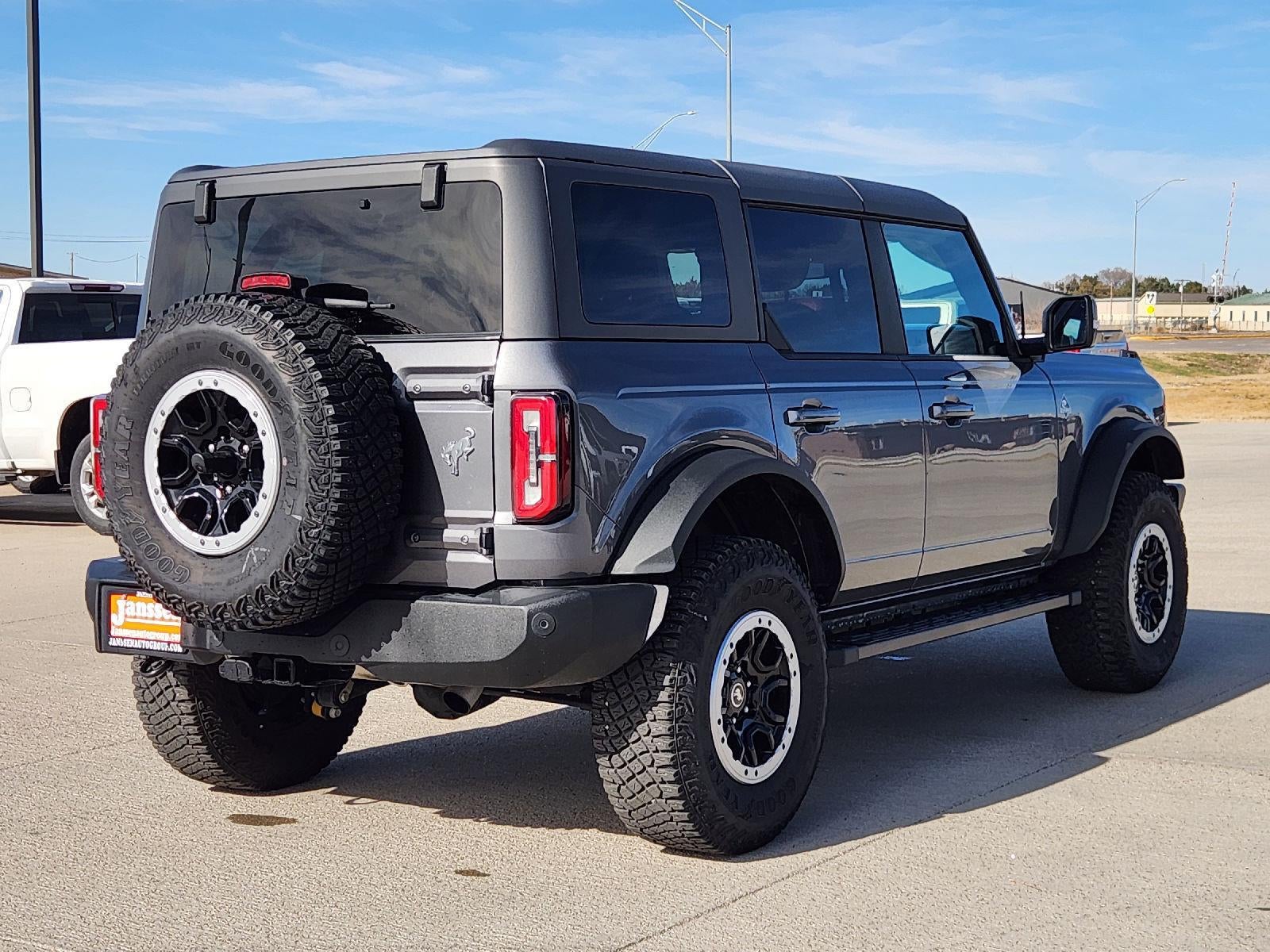 2023 Ford Bronco Base