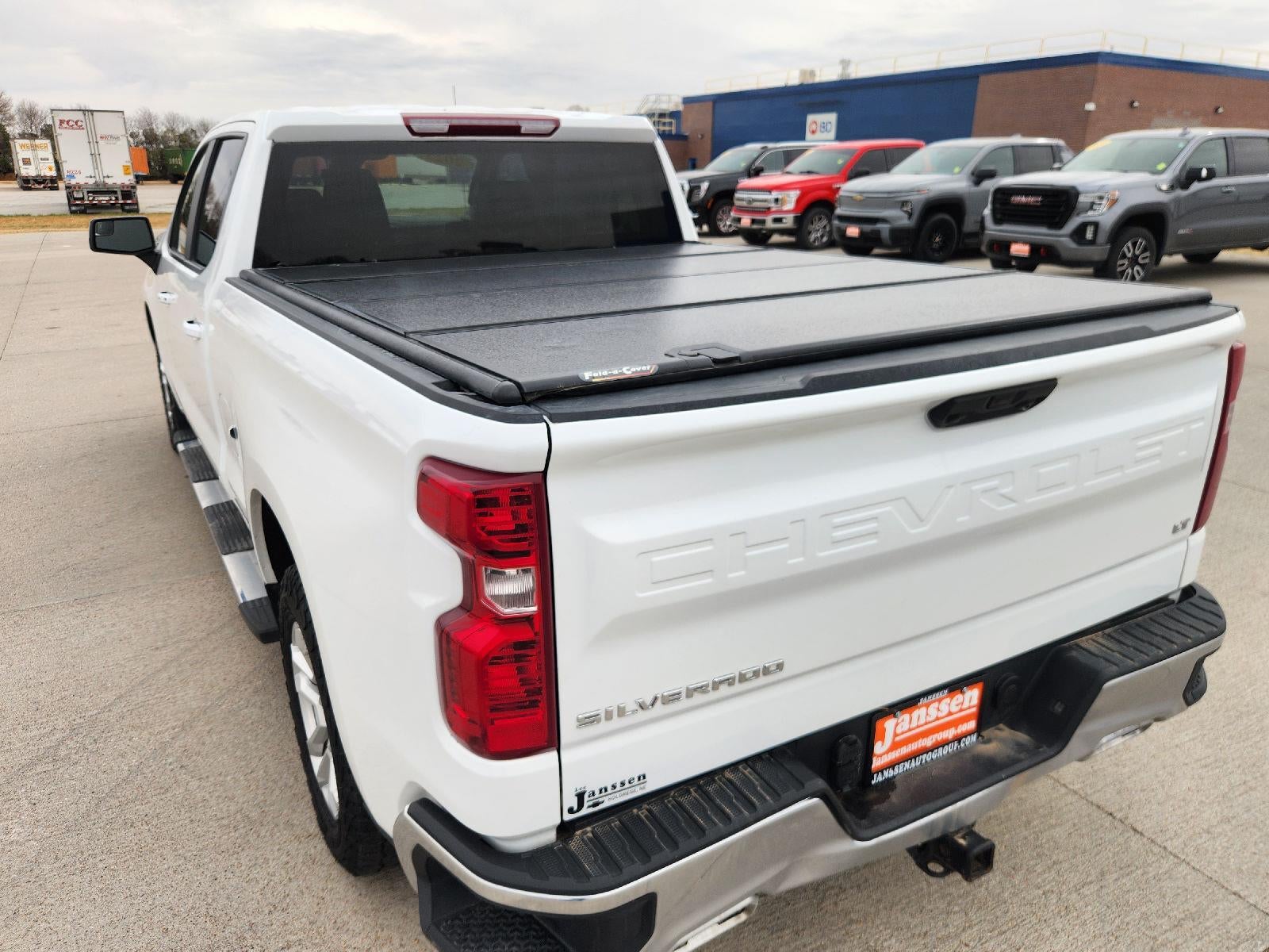 2025 Chevrolet Silverado 1500 LT