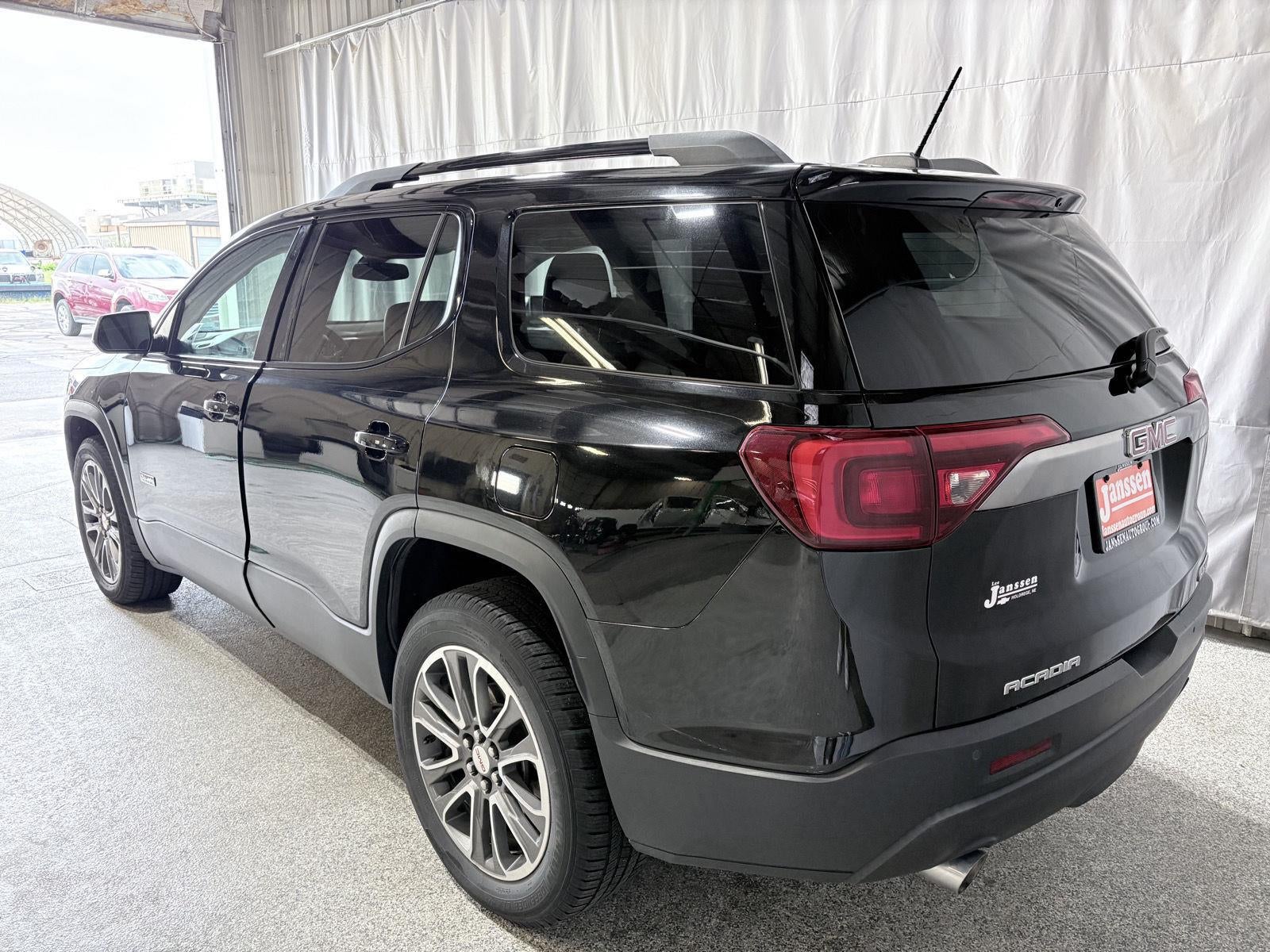2017 GMC Acadia SLT