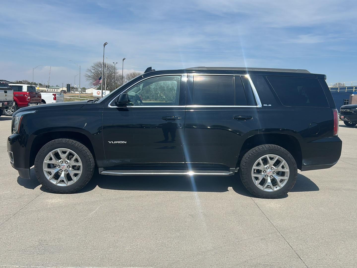2019 GMC Yukon 4WD SLE's photo
