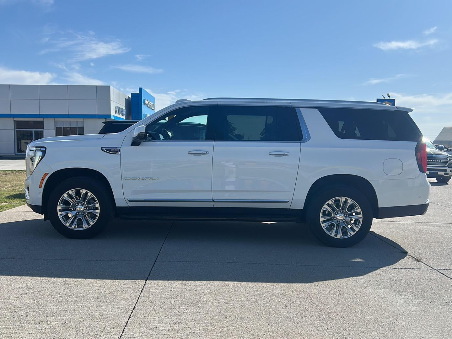 2025 GMC Yukon Denali AWD's photo