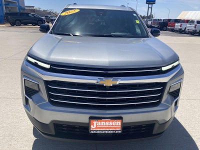 2025 Chevrolet Traverse LT