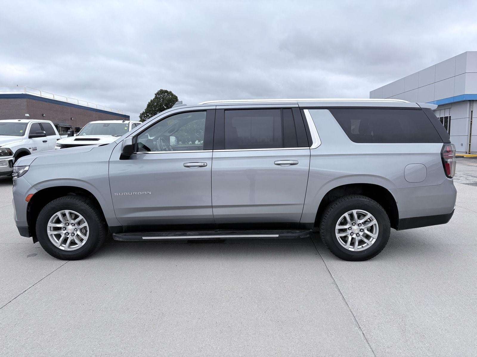 2024 Chevrolet Suburban LT