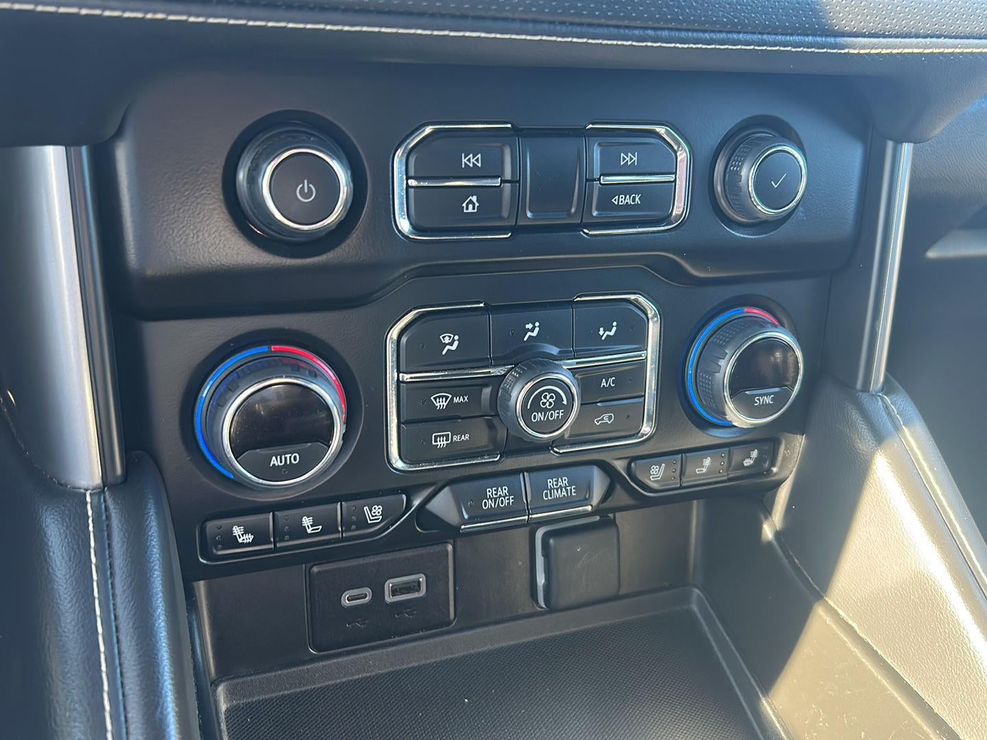 2024 Chevrolet Suburban Premier