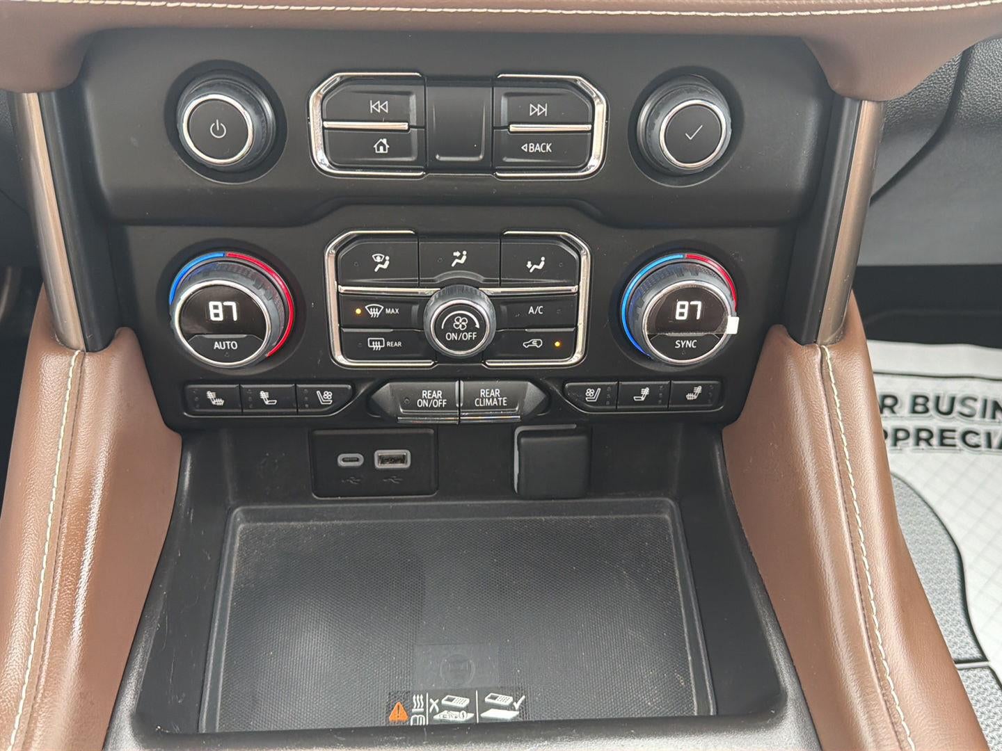 2023 Chevrolet Suburban High Country