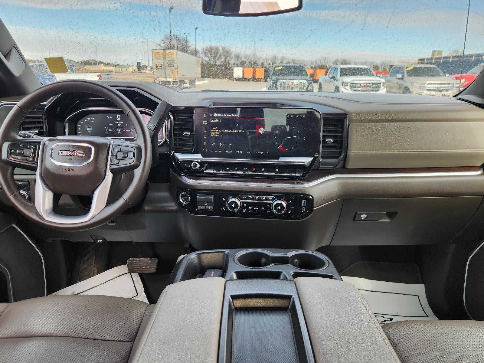 2025 GMC Sierra 1500 SLT