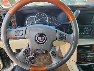 2004 Cadillac Escalade Base
