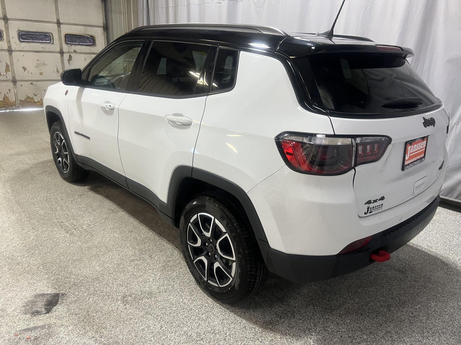 2025 Jeep Compass Trailhawk