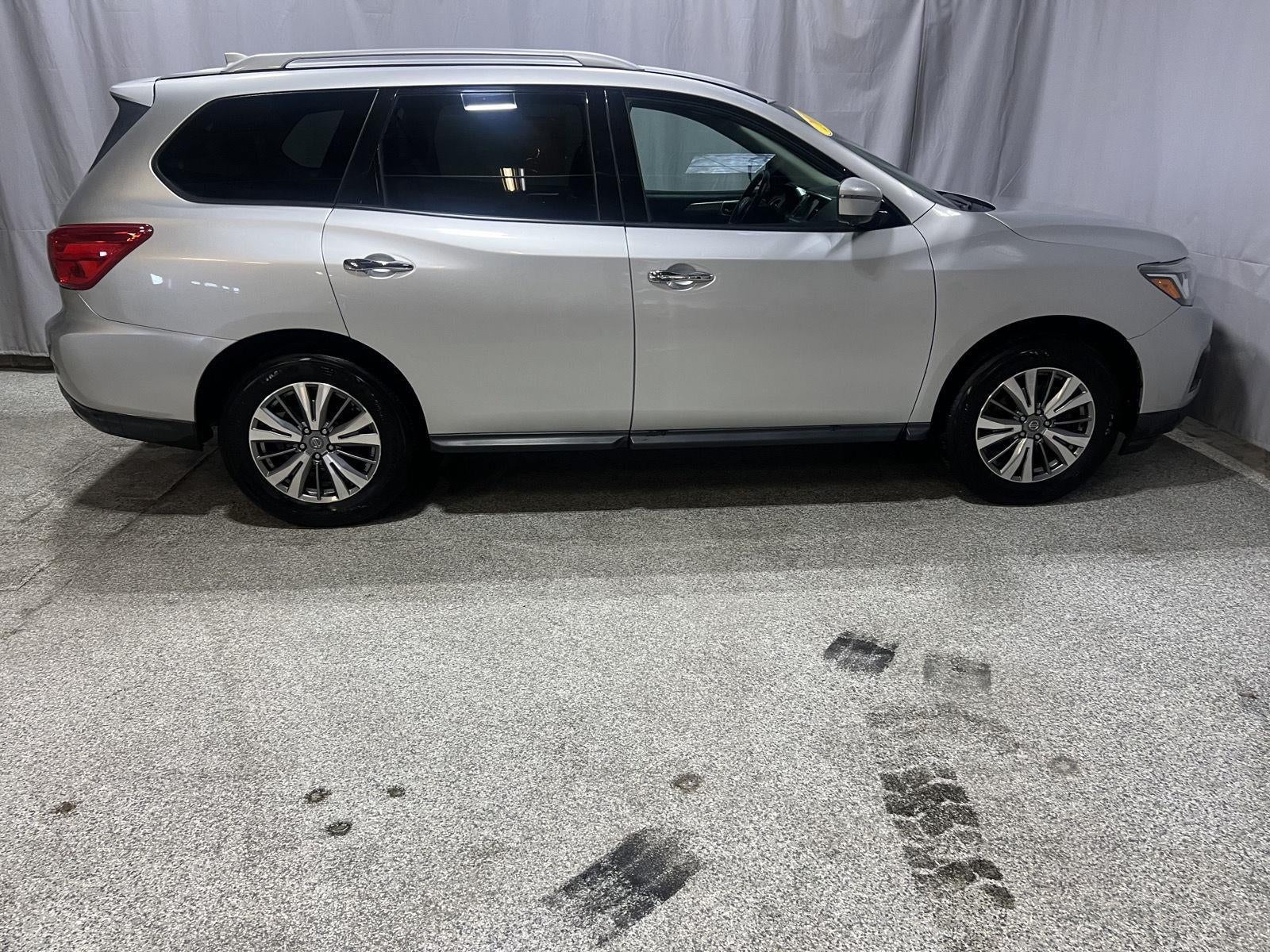 2019 Nissan Pathfinder SL
