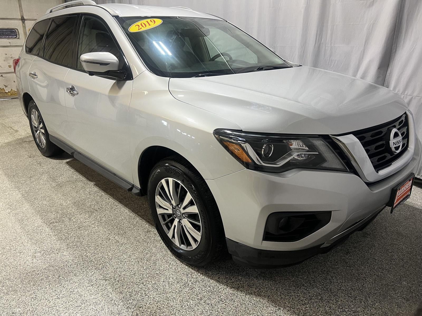 2019 Nissan Pathfinder SL