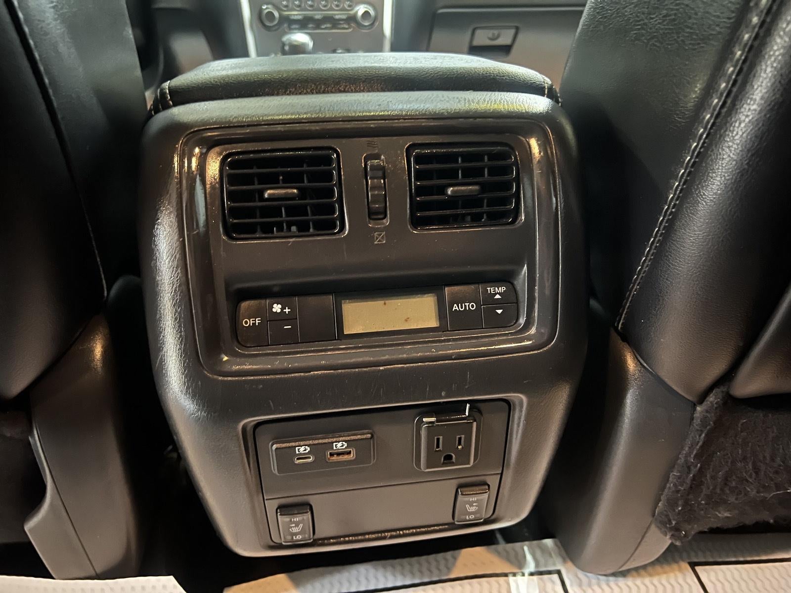 2019 Nissan Pathfinder SL