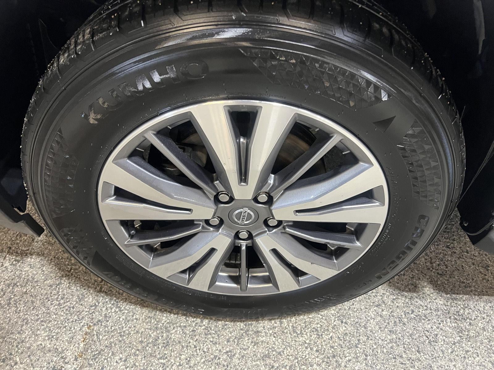 2019 Nissan Pathfinder SL