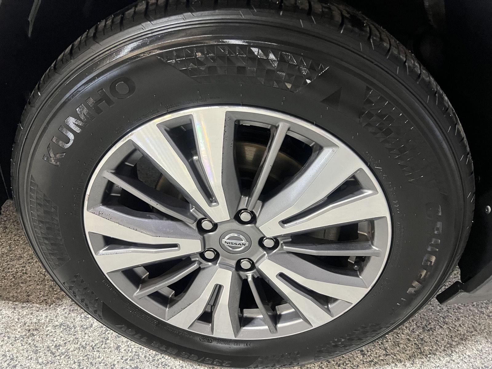 2019 Nissan Pathfinder SL