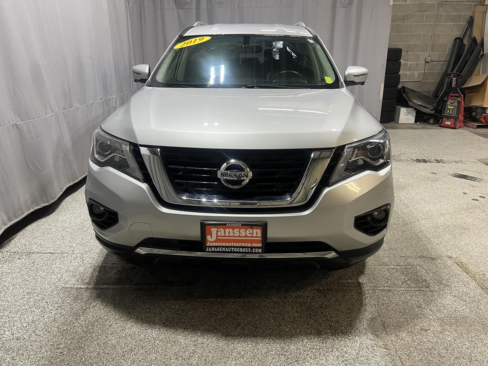 2019 Nissan Pathfinder SL