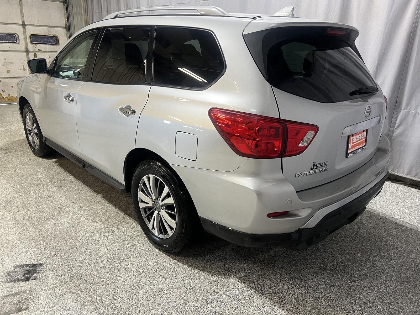 2019 Nissan Pathfinder SL