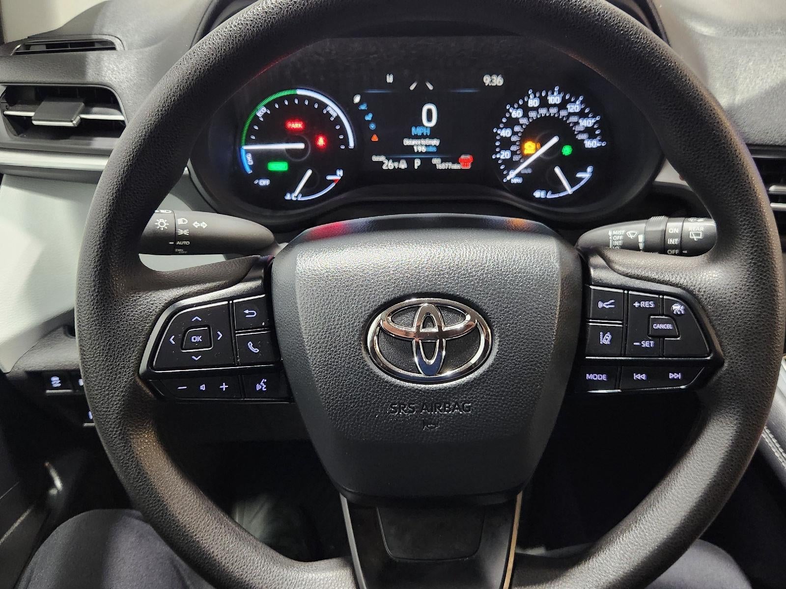 2025 Toyota Sienna LE