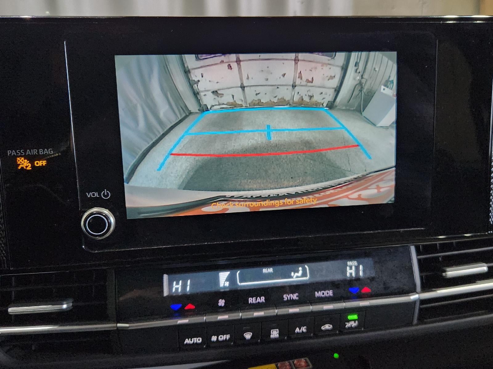 2025 Toyota Sienna LE