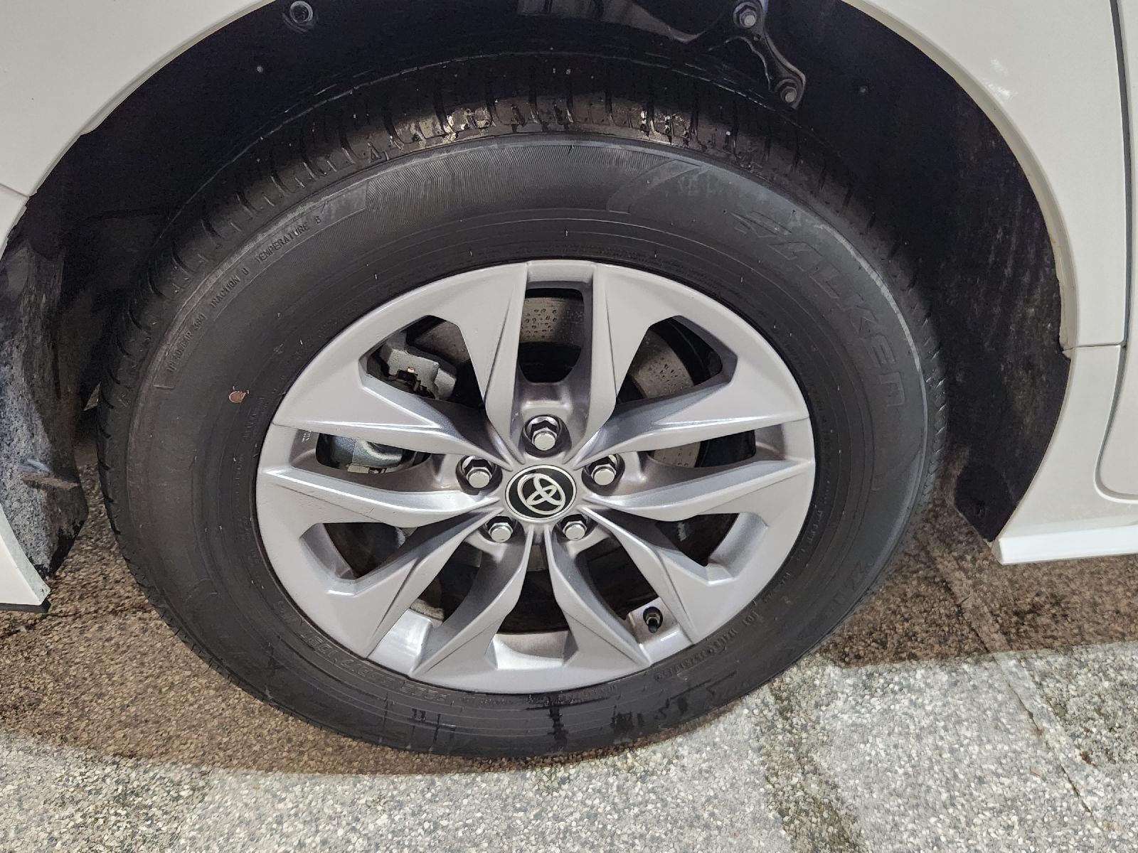 2025 Toyota Sienna LE