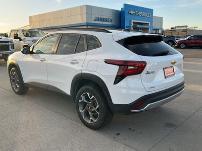 2025 Chevrolet Trax LT