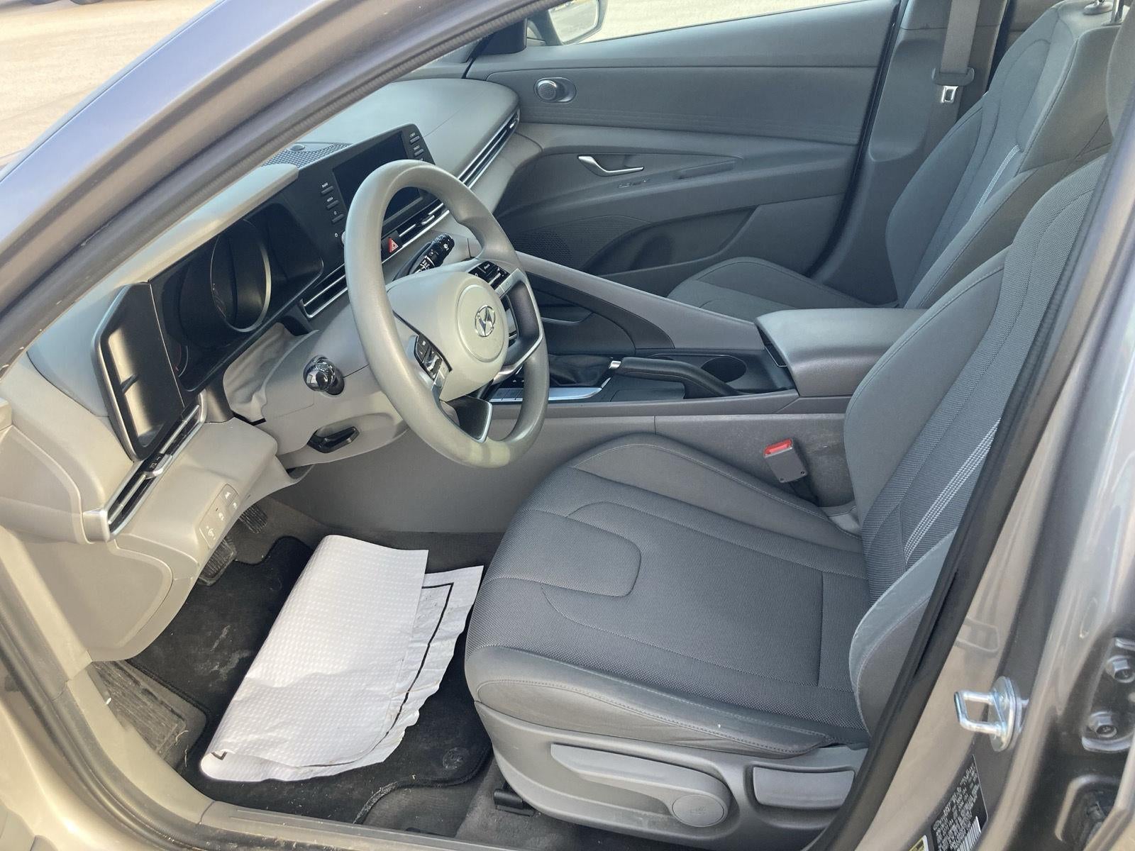 2023 Hyundai Elantra SE