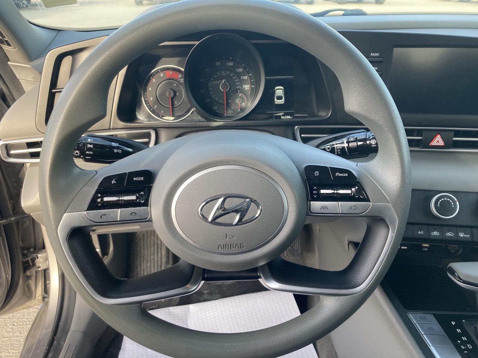 2023 Hyundai Elantra SE