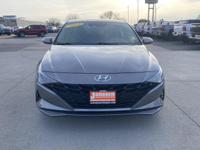 2023 Hyundai Elantra SE