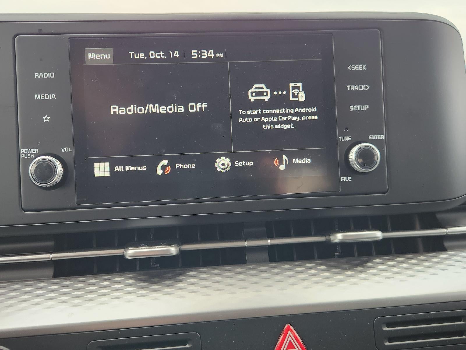 2024 Kia Carnival LX