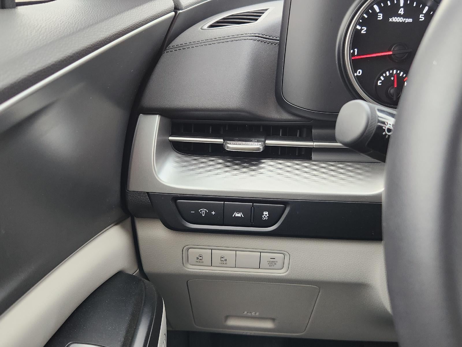 2024 Kia Carnival LX