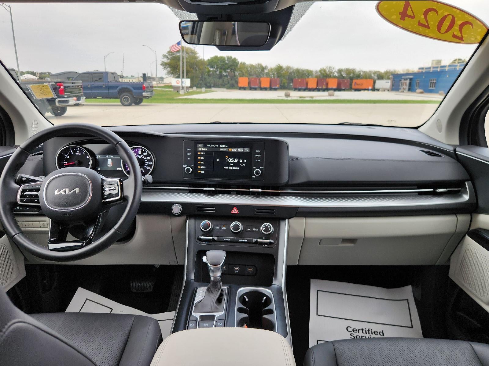 2024 Kia Carnival LX