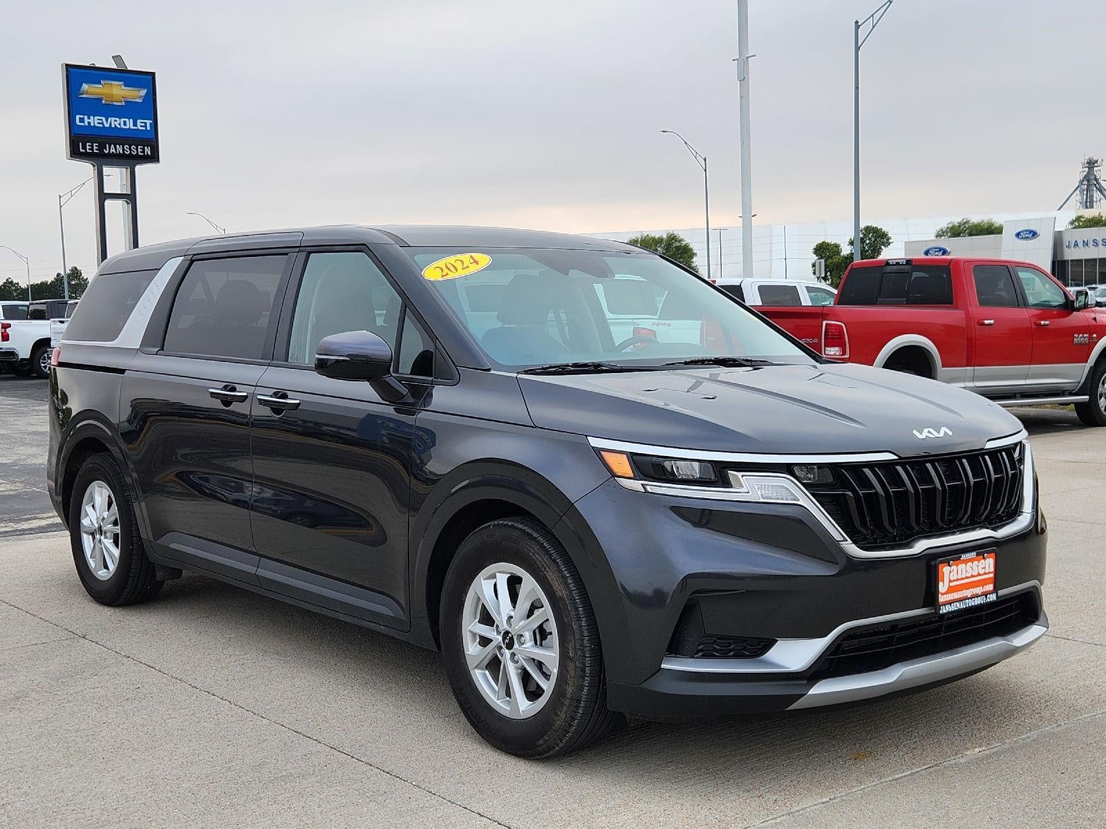 2024 Kia Carnival LX