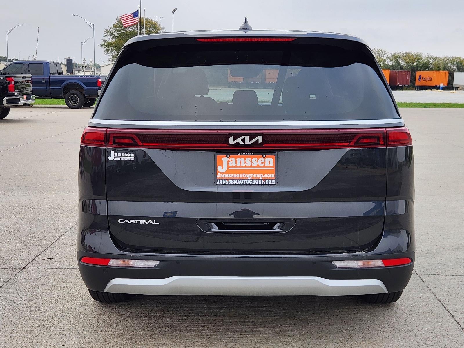 2024 Kia Carnival LX