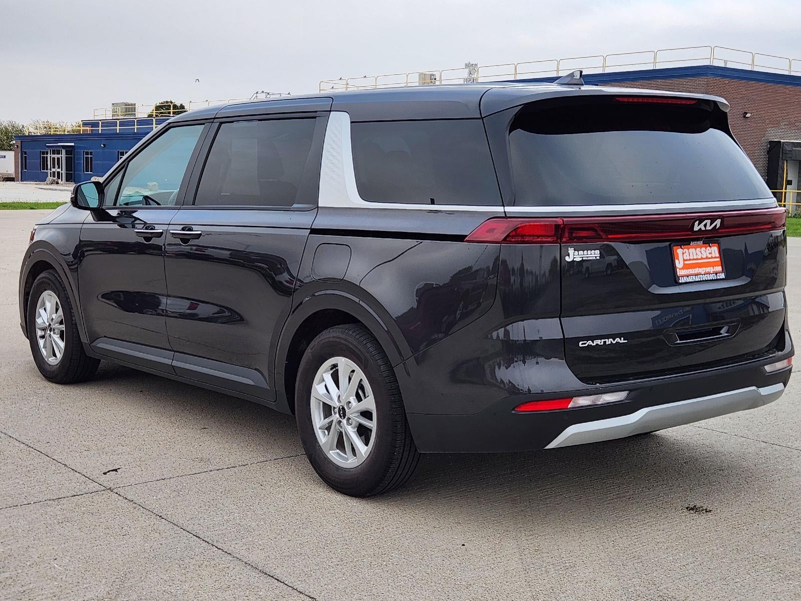 2024 Kia Carnival LX